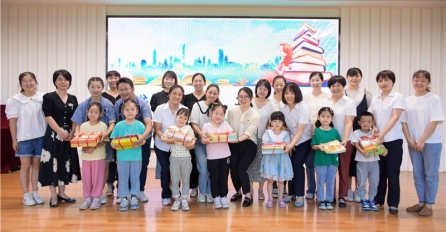 捐贈愛心，傳遞書香 | 中達(dá)建設(shè)為百步橫港中心幼兒園捐贈繪本